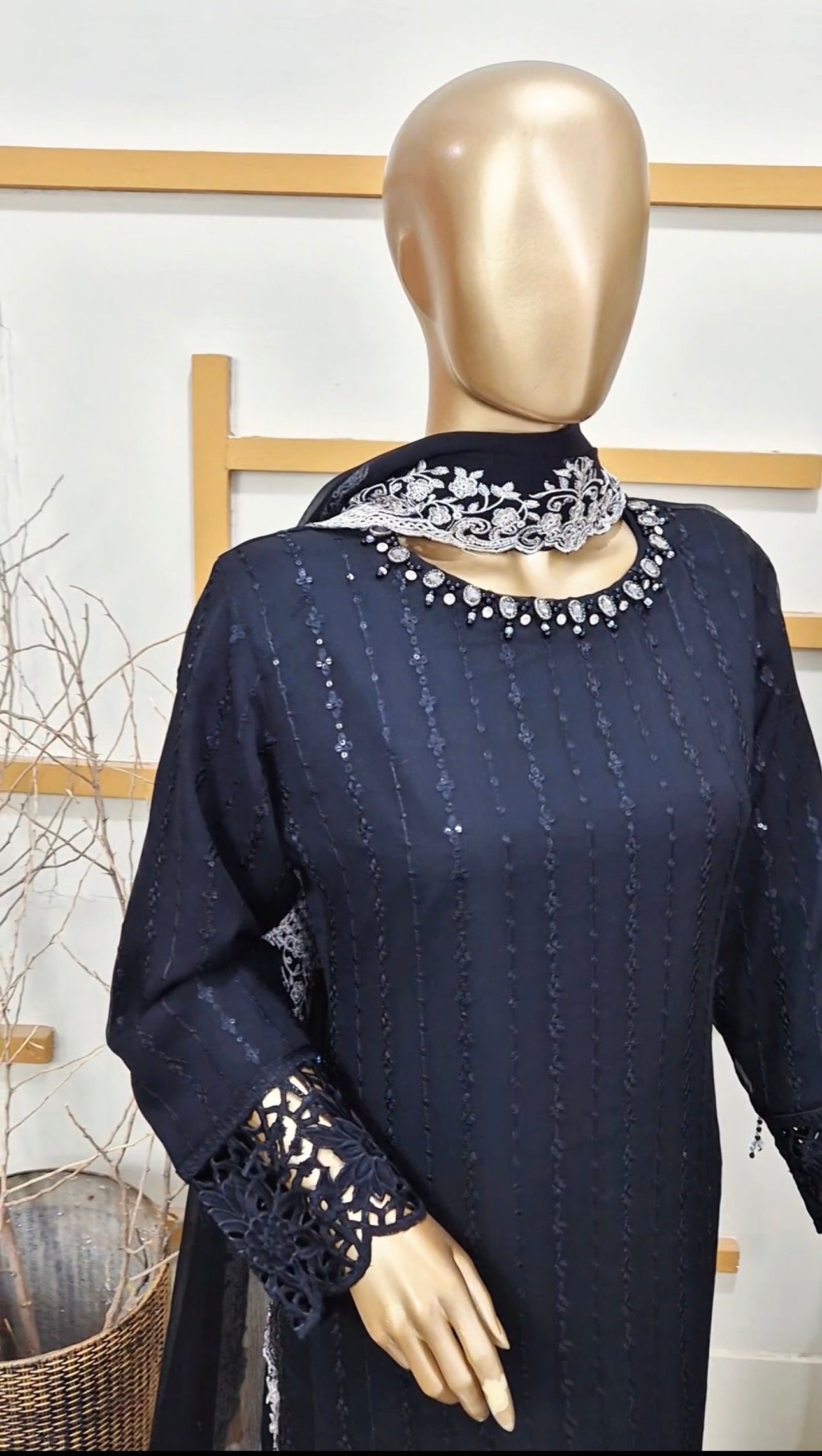 AZURE MALANG BY MHA women’s wear